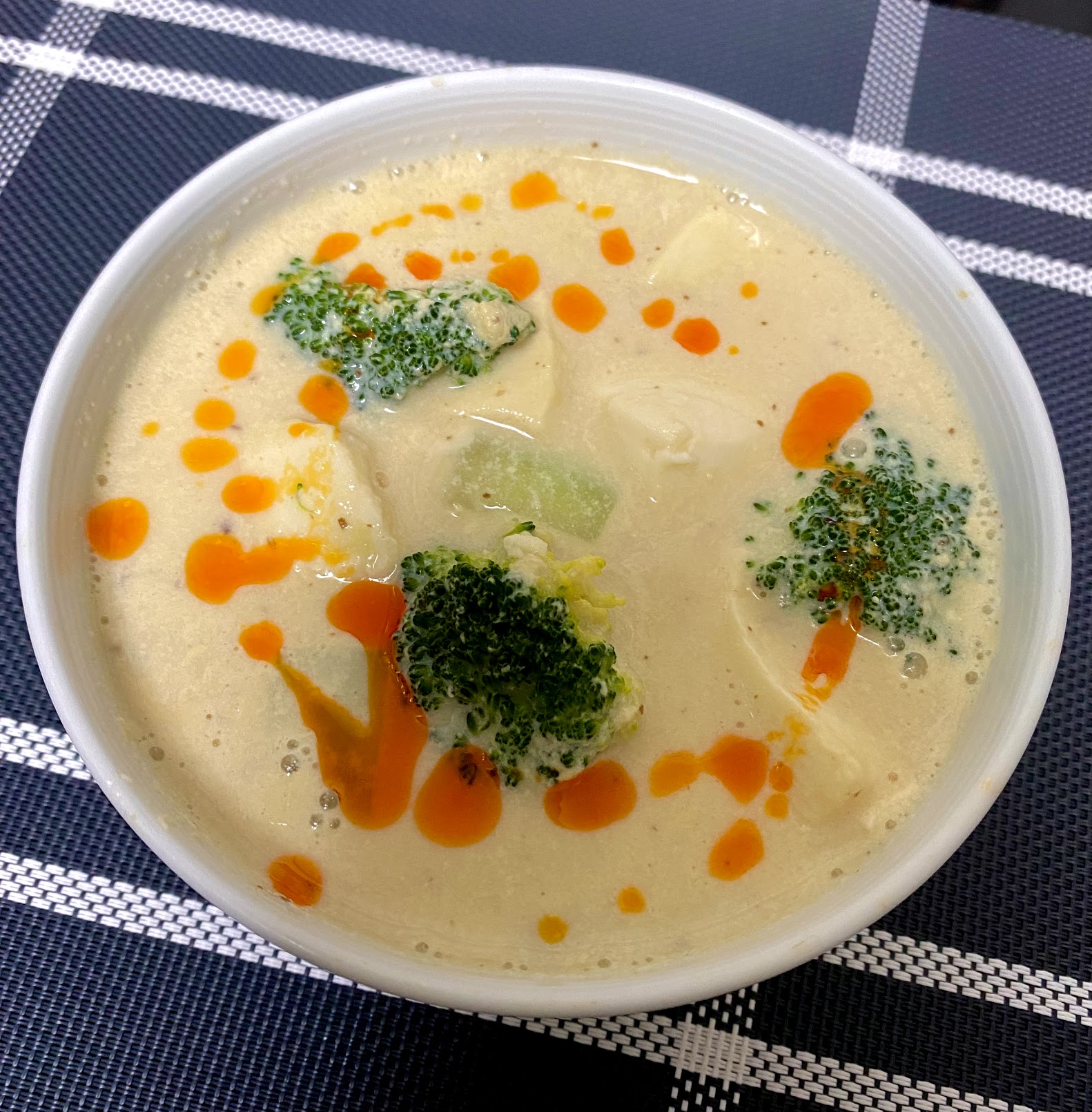 豆腐と豆乳の坦々スープ